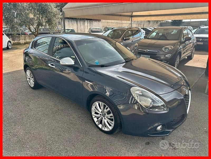 Usata Alfa Romeo Giulietta Distinctive 120 CV (88 kW) 2016 Blu Utilitaria