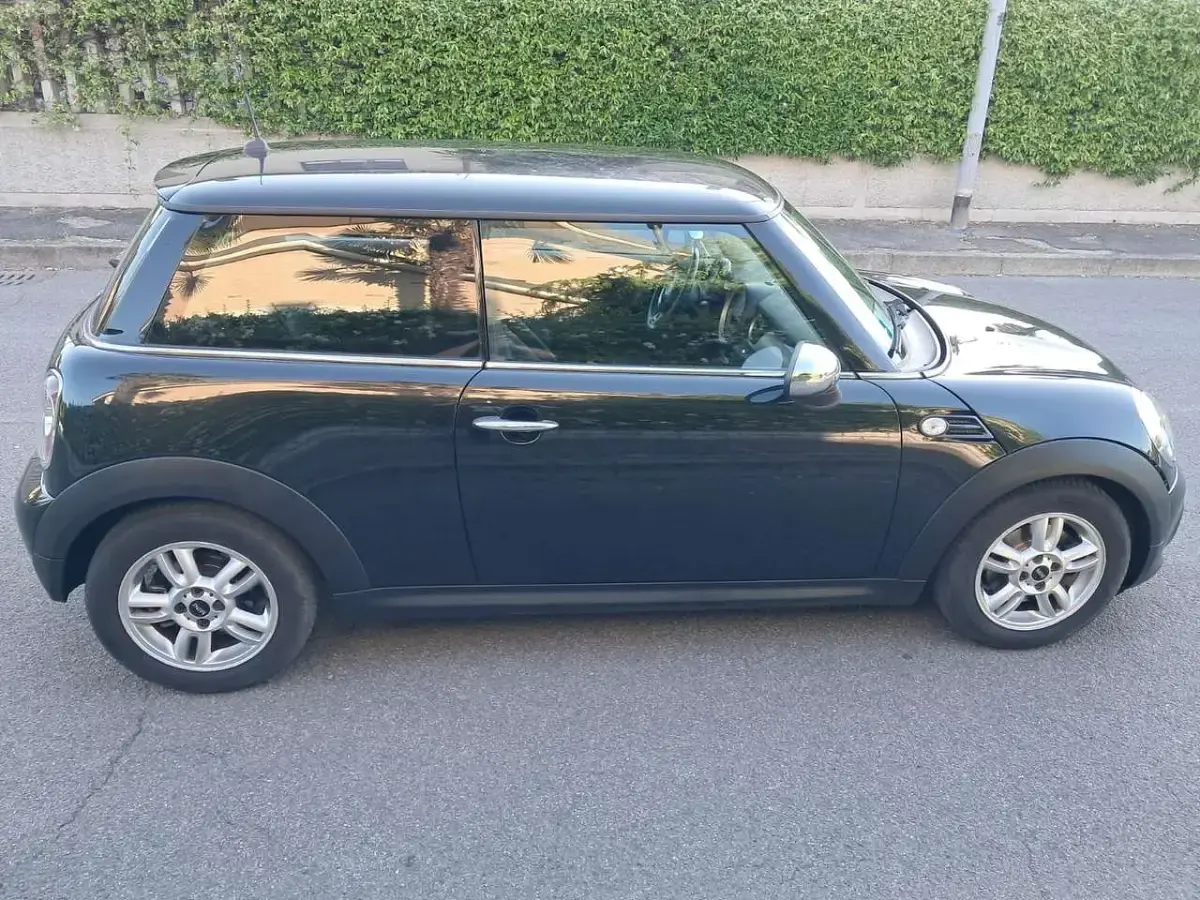 Usata Mini ONE 75 CV (55 kW) 2012 Nero Utilitaria