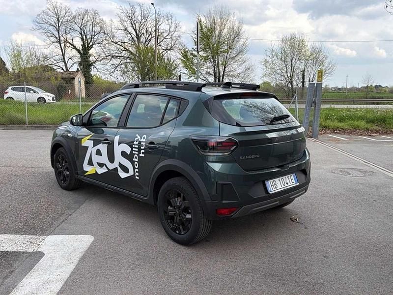 Nuova Dacia Sandero Extreme 122 CV (89 kW) 2026 Verde Utilitaria