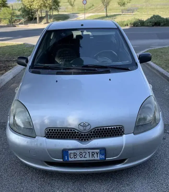 Usata Toyota Yaris Sol 68 CV (50 kW) 2002 Berlina