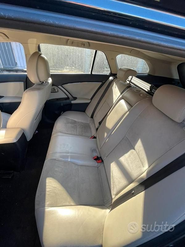 Second-hand Toyota Avensis 150 CP (110 kW) 2012 Negru Break