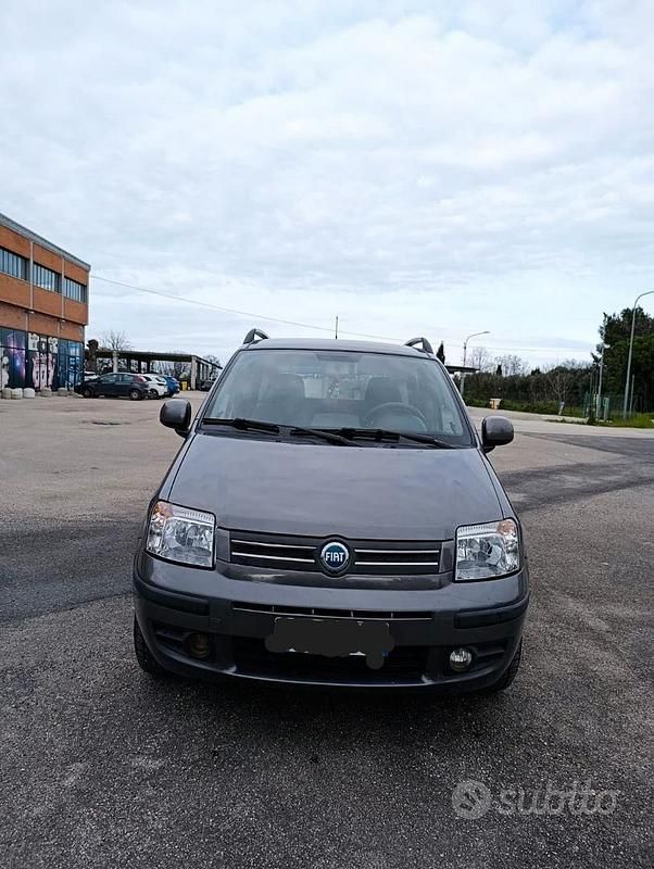 Usata Fiat Panda 77 CV (56 kW) 2010 Grigio Utilitaria