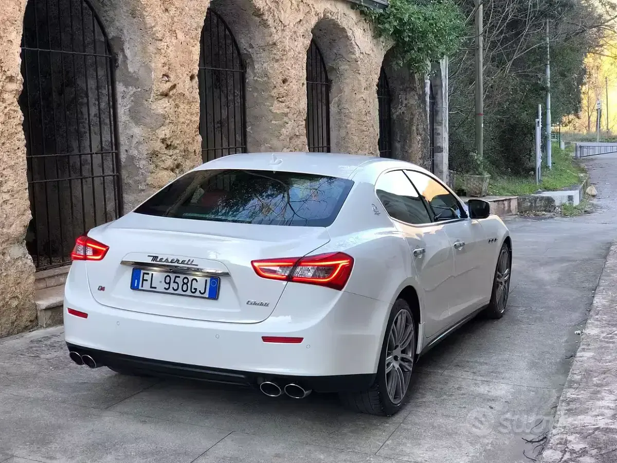Usata Maserati Ghibli 275 CV (202 kW) 2014 Bianco Berlina