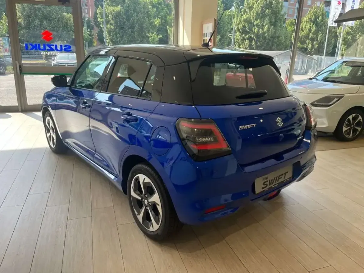 Nuova Suzuki Swift 83 CV (61 kW) 2025 Arancione Utilitaria