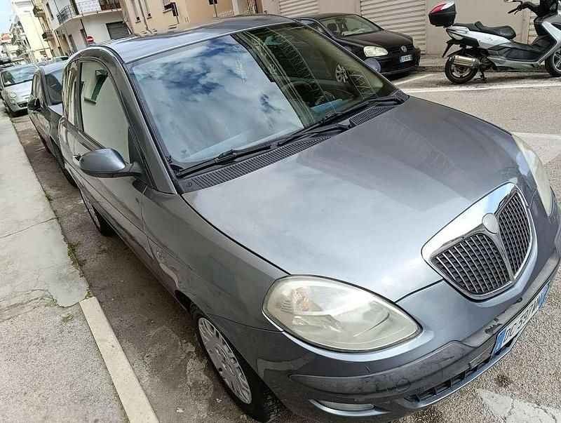 Usata Lancia Ypsilon 60 CV (44 kW) 2006 Utilitaria