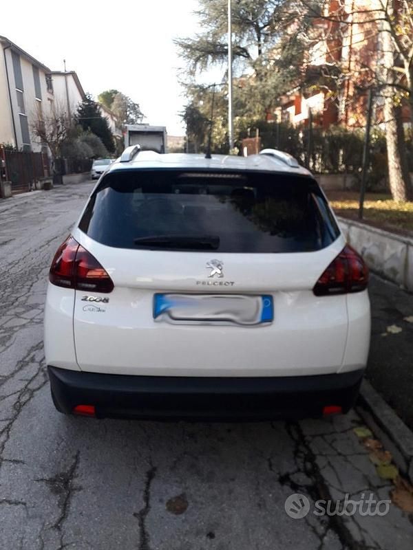Usata Peugeot 2008 75 CV (55 kW) 2018 Bianco SUV