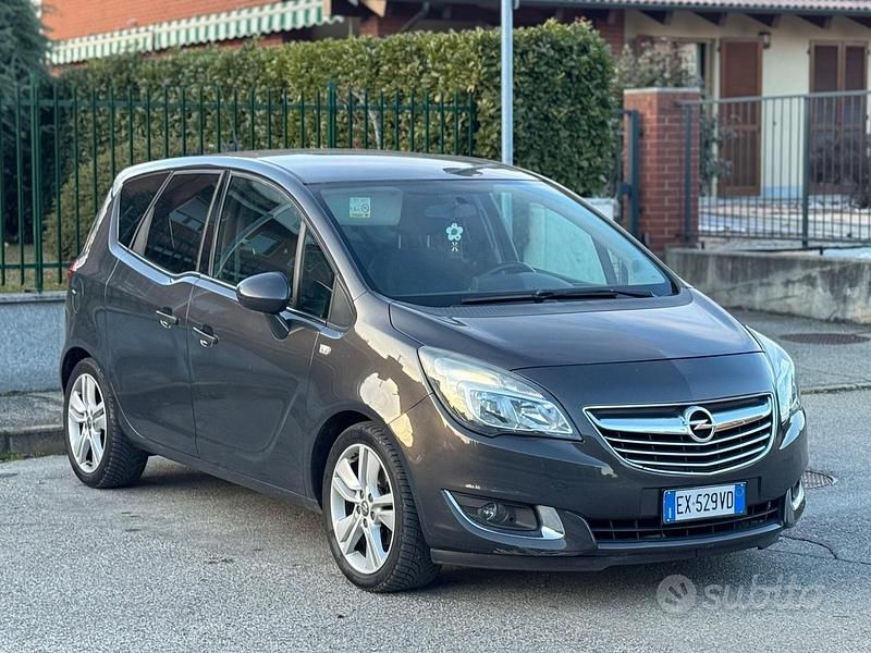 Grigio Usata 2014 Opel Meriva Cosmo Monovolume | 3400 € (Buon prezzo) - Immagine 1/4