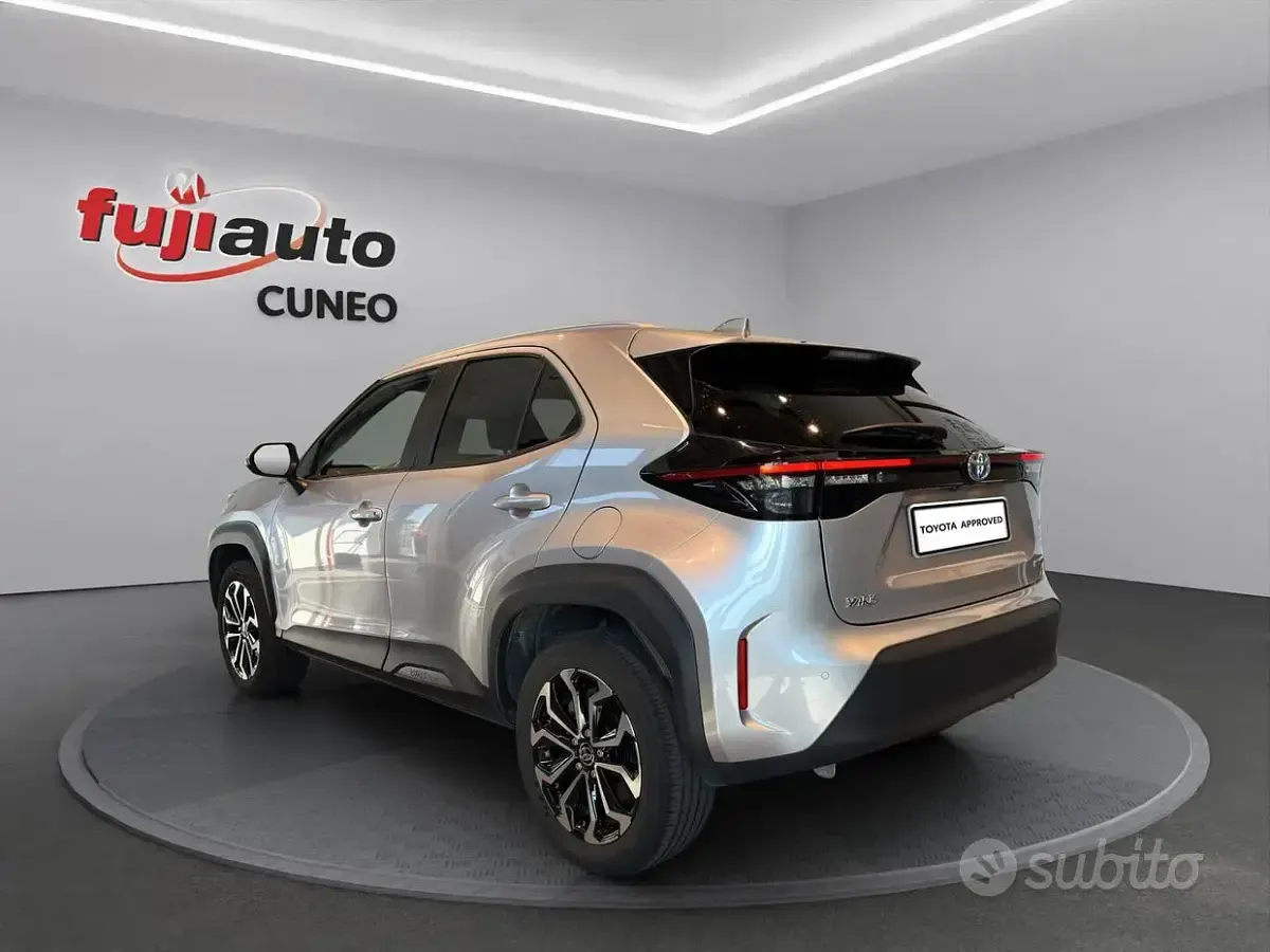 Usata Toyota Yaris Cross Trend 116 CV (85 kW) 2022 Grigio SUV