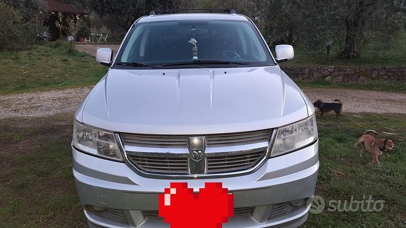 Usata Dodge Journey 140 CV (102 kW) 2010 Grigio SUV