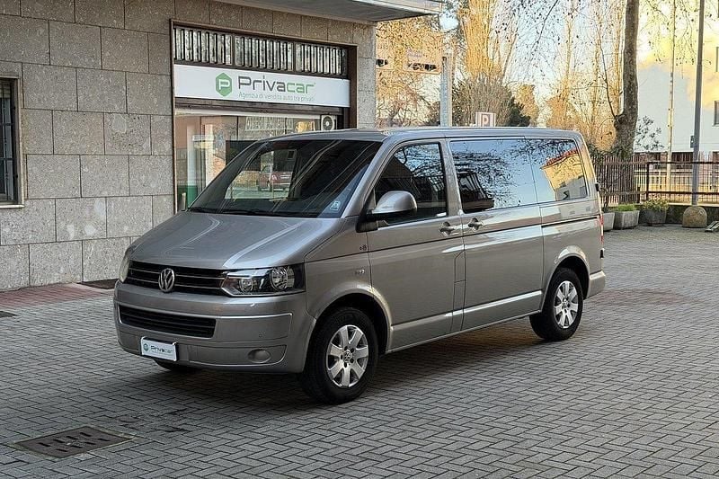 Grigio Usata 2011 VW Caravelle Comfortline Monovolume | 16.200 € (Buon prezzo) - Immagine 1/3