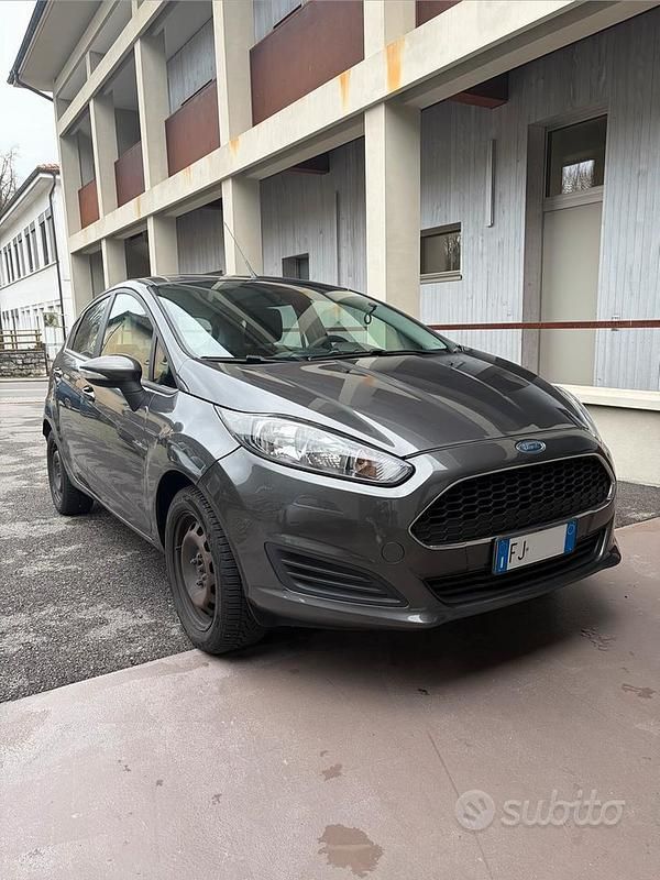 Usata Ford Fiesta Business Edition 60 CV (44 kW) 2017 Grigio Berlina