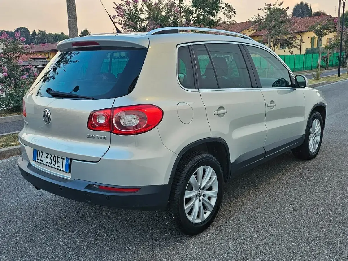 Usata VW Tiguan Sportline 140 CV (102 kW) 2009 Argento SUV