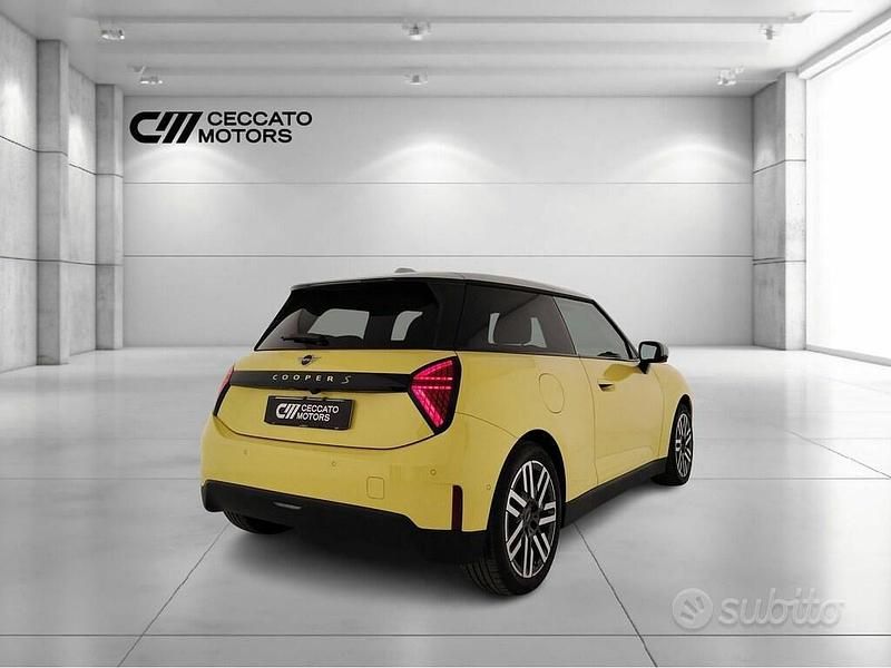 Nuova Mini Cooper SE Classic 2025 Utilitaria