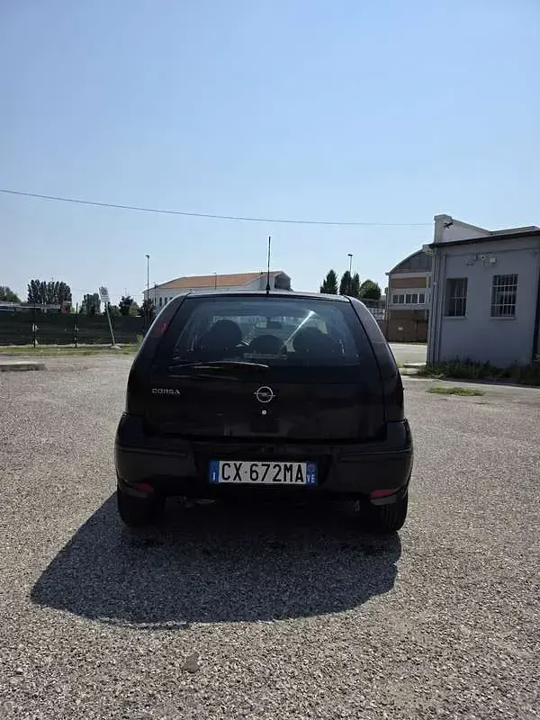 Usata Opel Corsa 60 CV (44 kW) 2005 Utilitaria