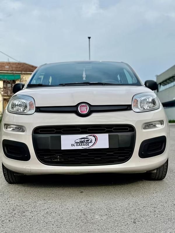 Usata Fiat Panda Lounge 95 CV (69 kW) 2016 Beige Utilitaria