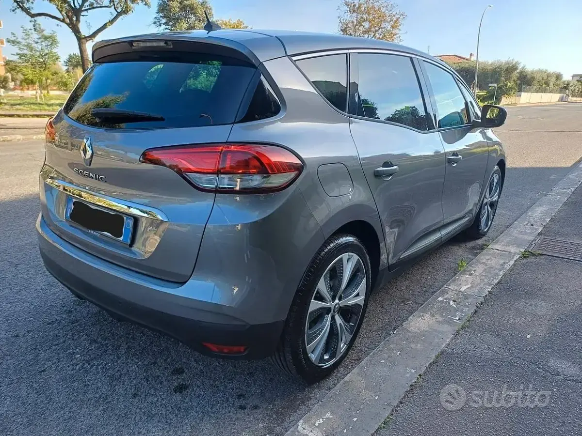 Usata Renault Scénic III Intens 110 CV (80 kW) 2017 Grigio Monovolume