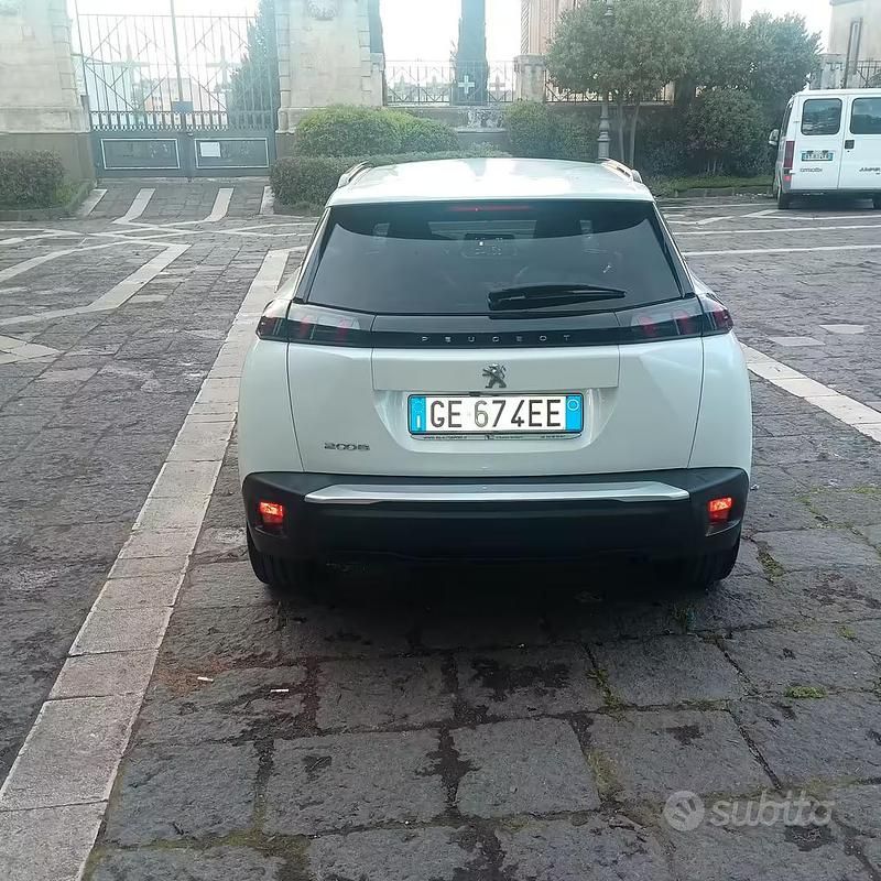 Usata Peugeot 2008 100 CV (73 kW) 2021 Bianco SUV