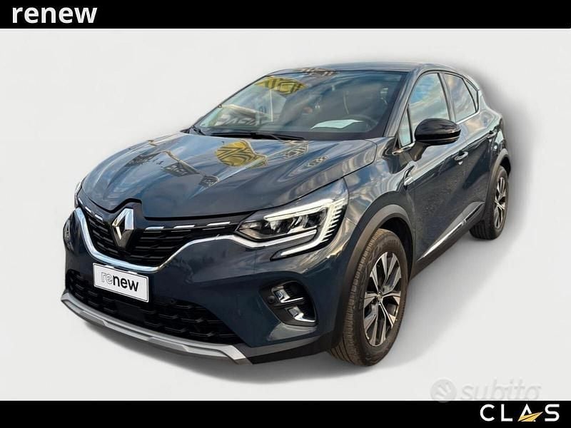 Usata Renault Captur Techno 101 CV (74 kW) 2023 Blu scuro SUV