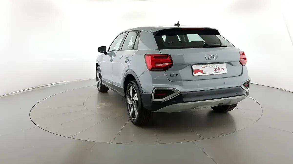 Usata Audi Q2 Advanced 150 CV (110 kW) 2023 Grigio freccia perlato SUV