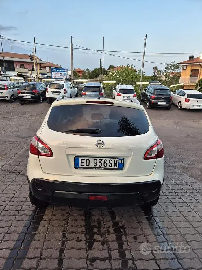 Używany Nissan Qashqai N-TEC 110 KM (80 kW) 2012 Biały SUV
