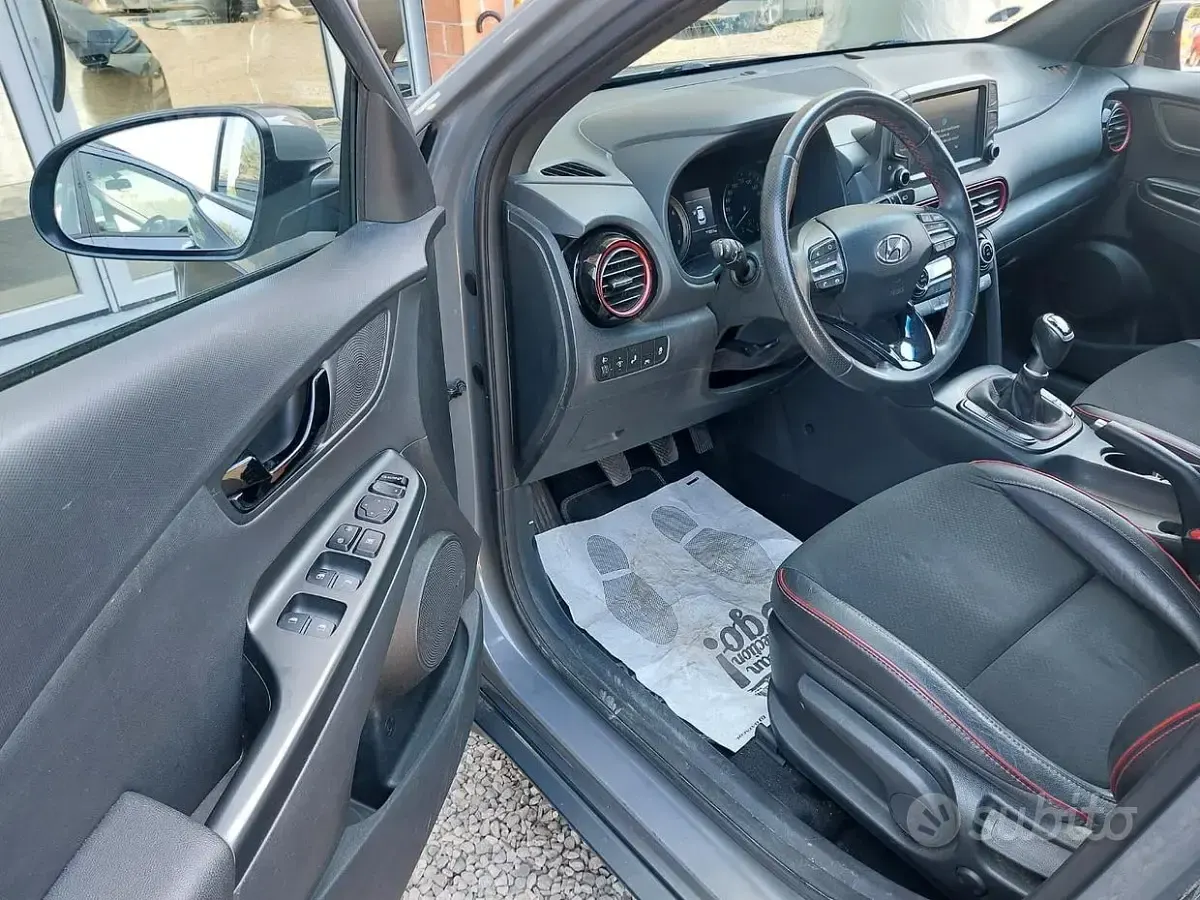 Usata Hyundai Kona 120 CV (88 kW) 2020 Grigio SUV