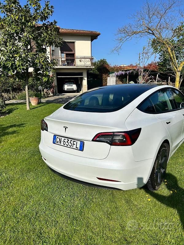 Usata 2023 Tesla Model 3 Tre volumi | 29.000 € (Ottimo prezzo) - Immagine 1/4