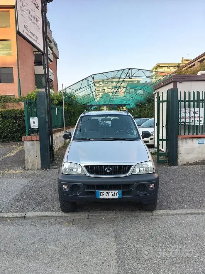 Usata Daihatsu Terios 86 CV (63 kW) 2004 Grigio SUV