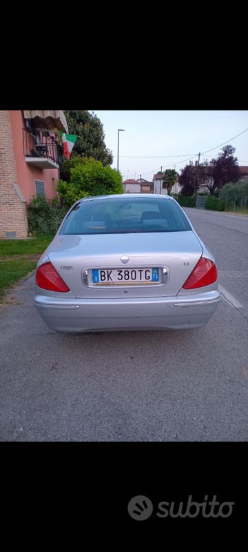 Usata Lancia Lybra 131 CV (96 kW) 2000 Grigio Berlina