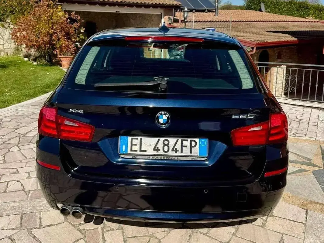 Usata BMW 525 M Sport 218 CV (160 kW) 2012 Blu/azzurro Station wagon