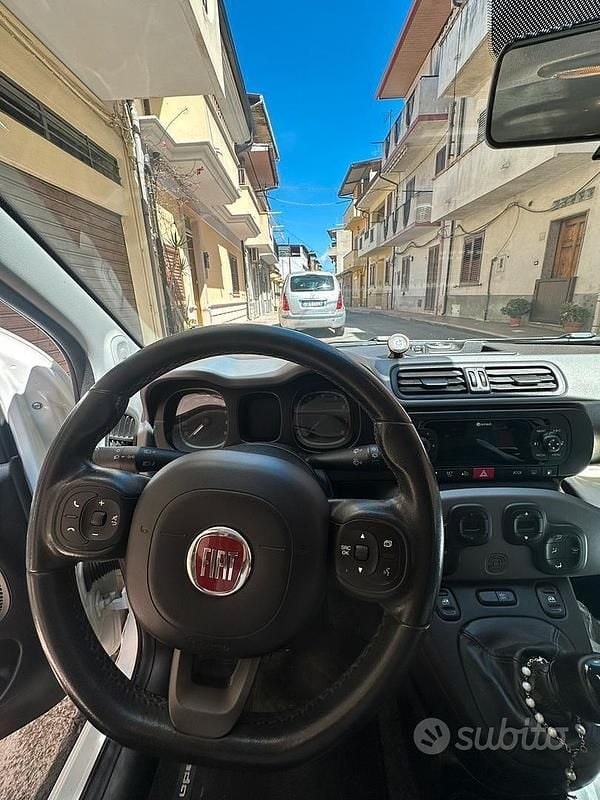 Usata Fiat Panda Lounge 69 CV (50 kW) 2019 Bianco Utilitaria