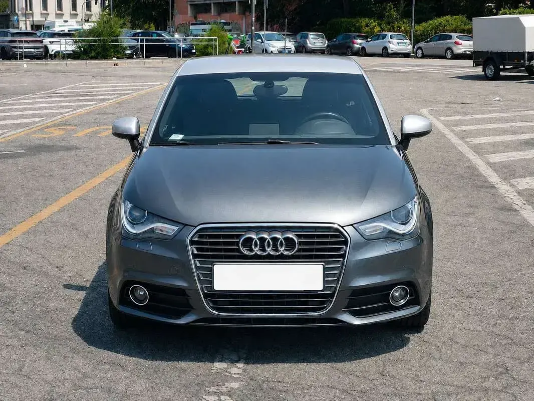 Usata Audi A1 Sportback Comfort 86 CV (63 kW) 2014 Grigio Utilitaria