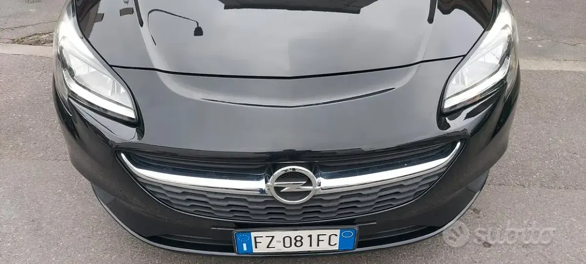 Usado Opel Corsa 90 HP (66 kW) 2019 Preto Citadino