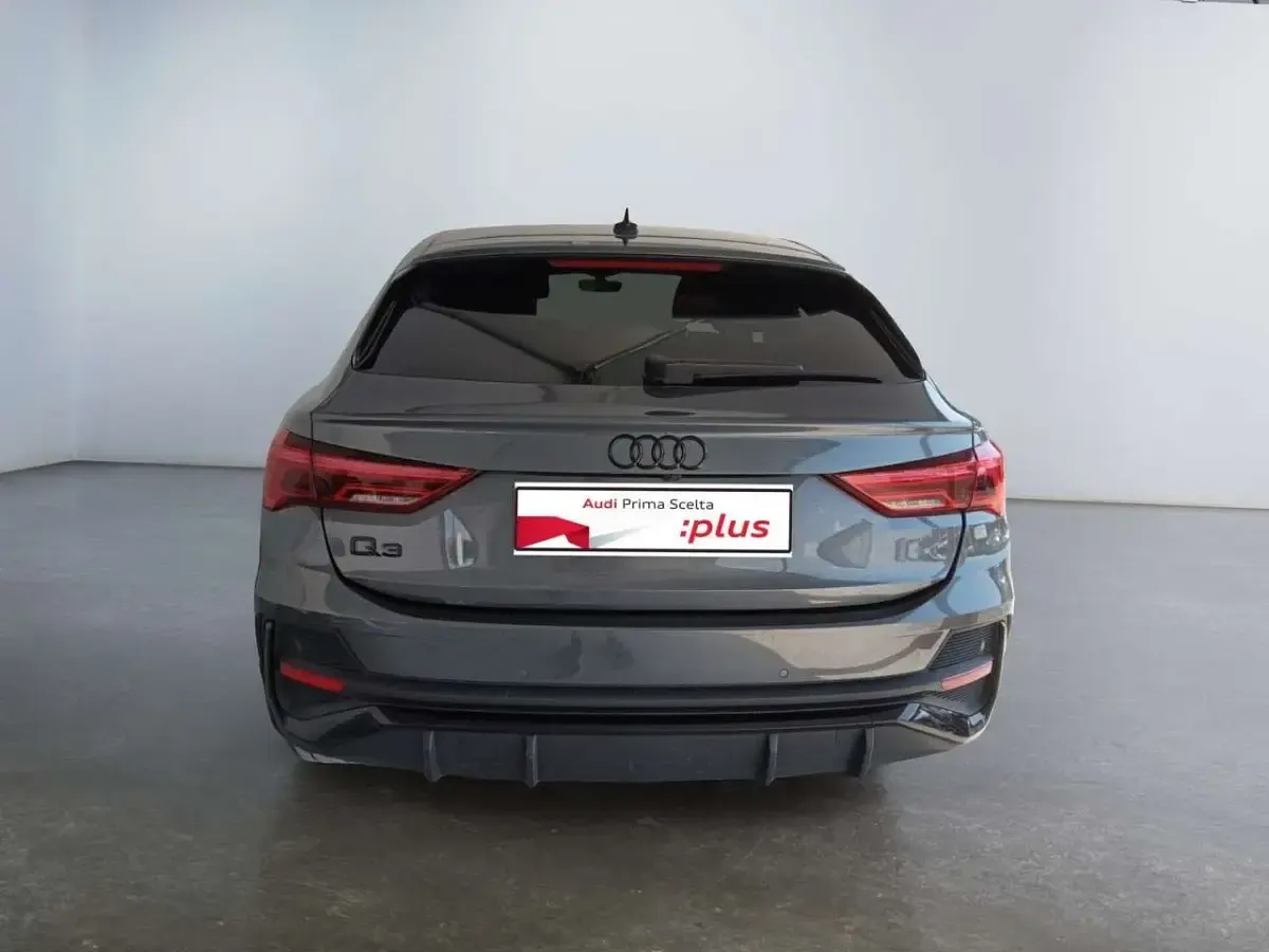 Usata Audi Q3 150 CV (110 kW) 2023 Grigio SUV