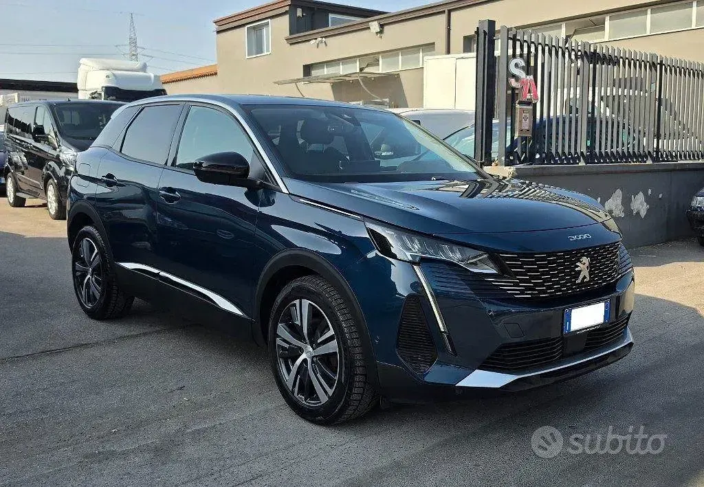 Usata Peugeot 3008 Allure 131 CV (96 kW) 2022 Bluazzurro SUV