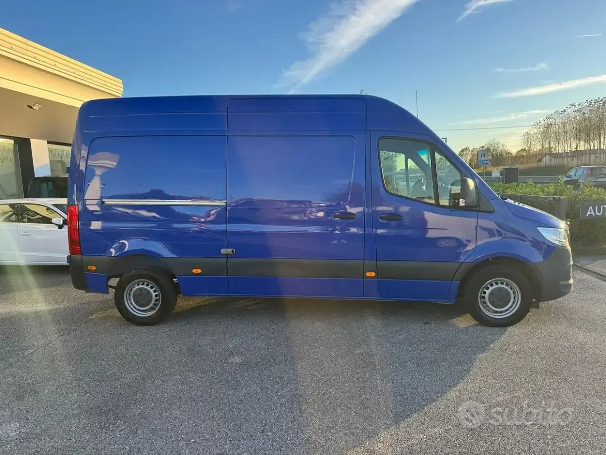 Usata Mercedes Sprinter 114 CV (83 kW) 2021 Blu Furgone