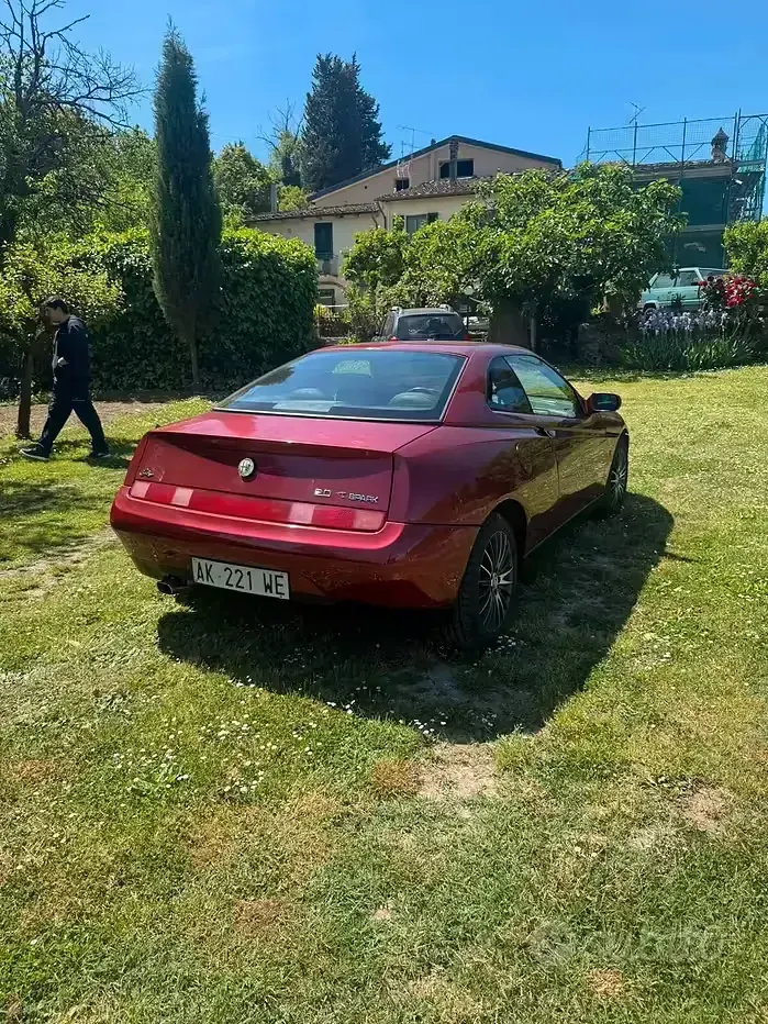 Usata Alfa Romeo GTV 150 CV (110 kW) 1996 Rosso Coupé