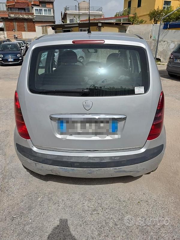 Usata Lancia Musa 2007 Grigio Monovolume