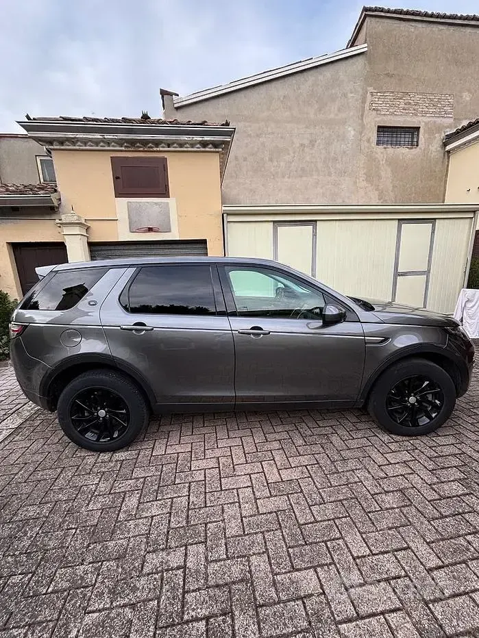 Usata Land Rover Discovery Sport 150 CV (110 kW) 2019 Grigio SUV