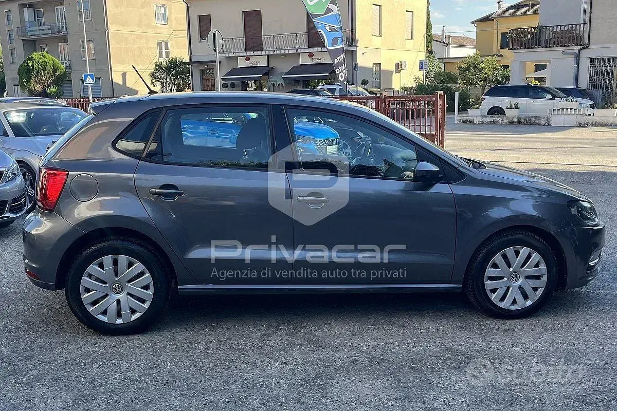 Usata VW Polo Comfortline 75 CV (55 kW) 2017 Grigio Utilitaria