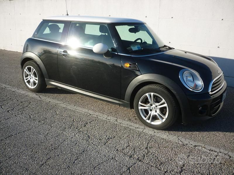 Usata Mini ONE 75 CV (55 kW) 2011 Nero Utilitaria