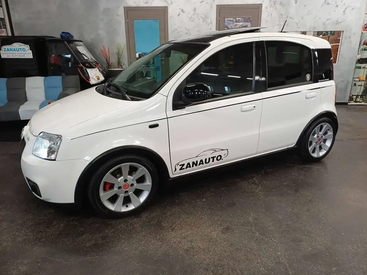 Usata Fiat Panda 101 CV (74 kW) 2008 Bianco pastello Utilitaria