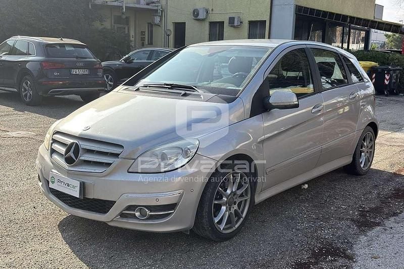 Grigio Usata 2011 Mercedes B180 Premium Monovolume | 4200 € (Ottimo prezzo) - Immagine 1/4