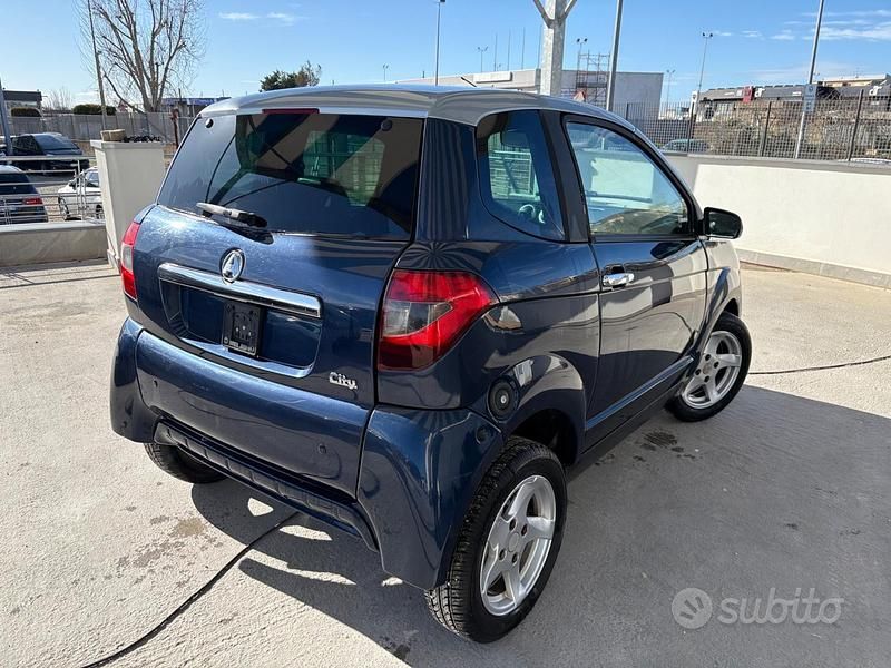 Usata Aixam City Premium 2011 Blu Berlina
