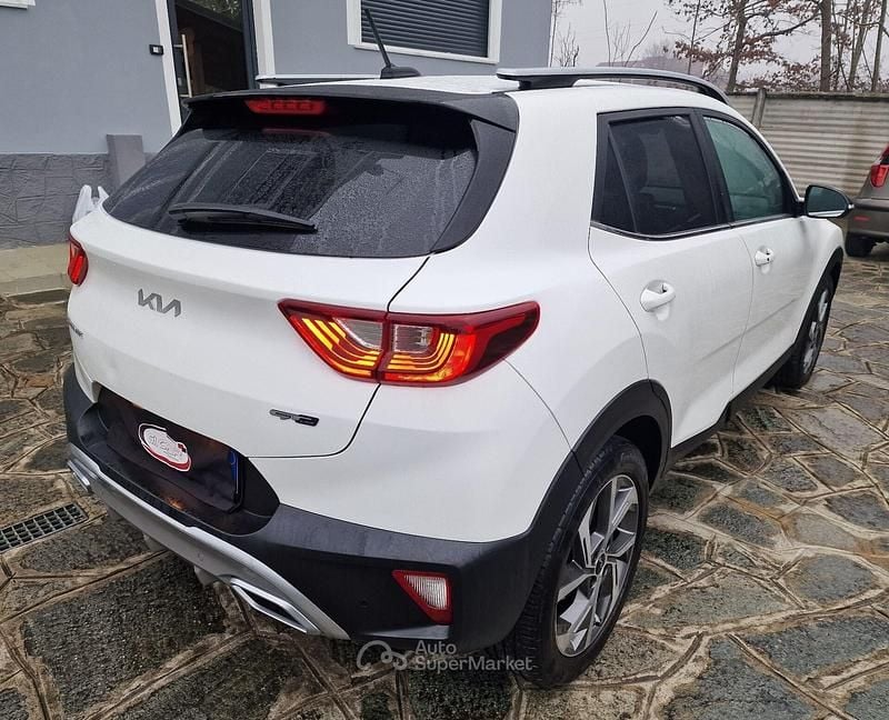 Usata Kia Stonic GT-Line 101 CV (74 kW) 2021 Bianco SUV