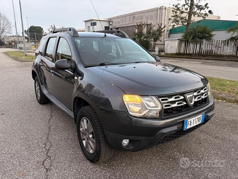 Usata Dacia Duster 110 CV (80 kW) 2015 Grigio SUV