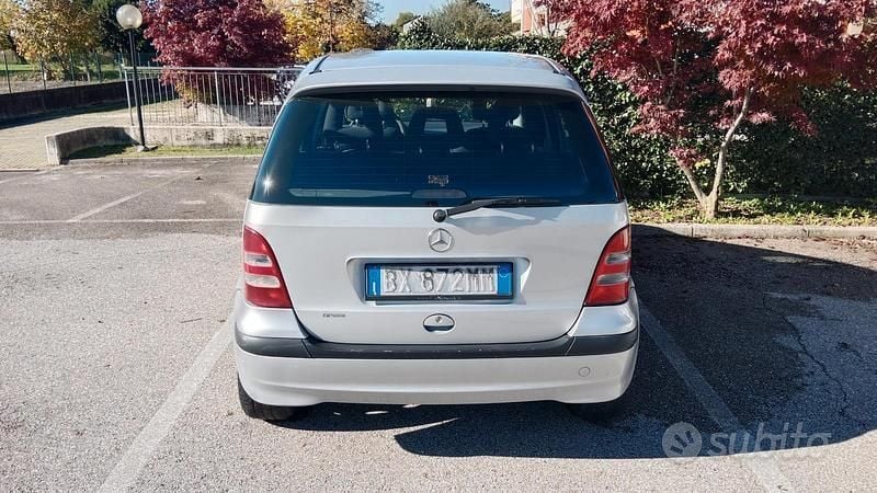 Grigio Usata 2001 Mercedes A140 Due volumi | 500 € (Super prezzo) - Immagine 1/4