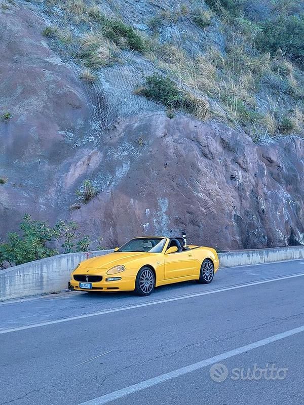 Begagnad Maserati 4200 390 HK (286 kW) 2002 Gul Cab
