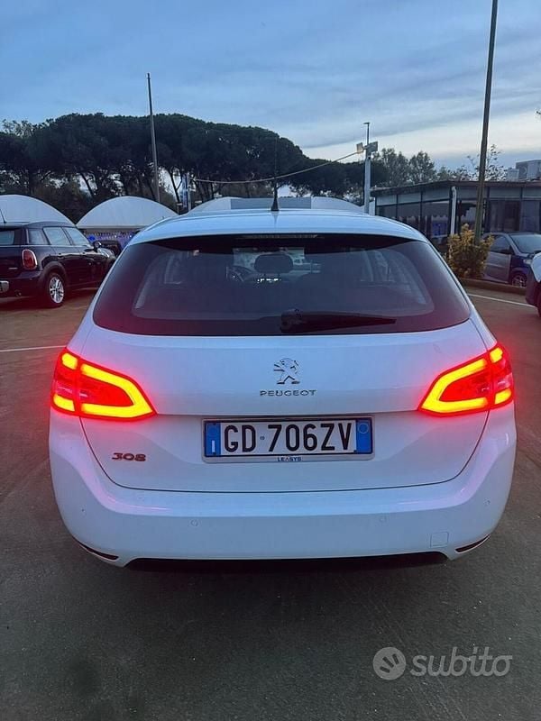 Usata Peugeot 308 Allure 130 CV (95 kW) 2021 Bianco Berlina