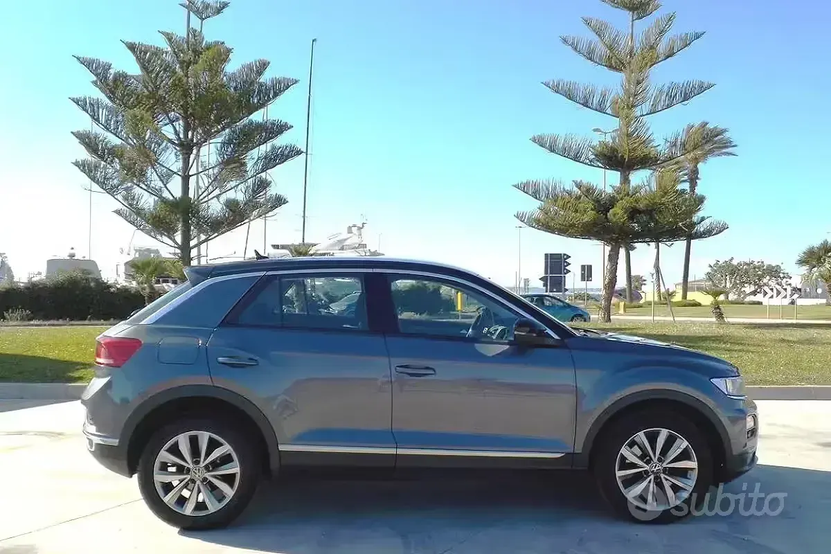 Usata VW T-Roc Business 150 CV (110 kW) 2021 Grigio SUV