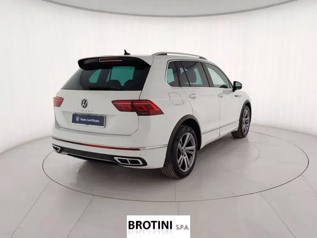 Usata VW Tiguan 150 CV (110 kW) 2023 Bianco pastello SUV